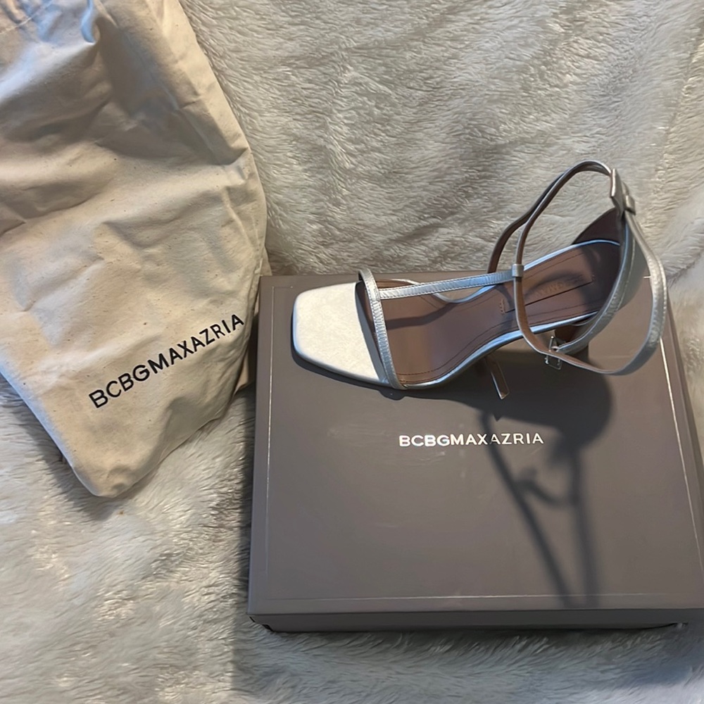 BCBGMAXAZRIA